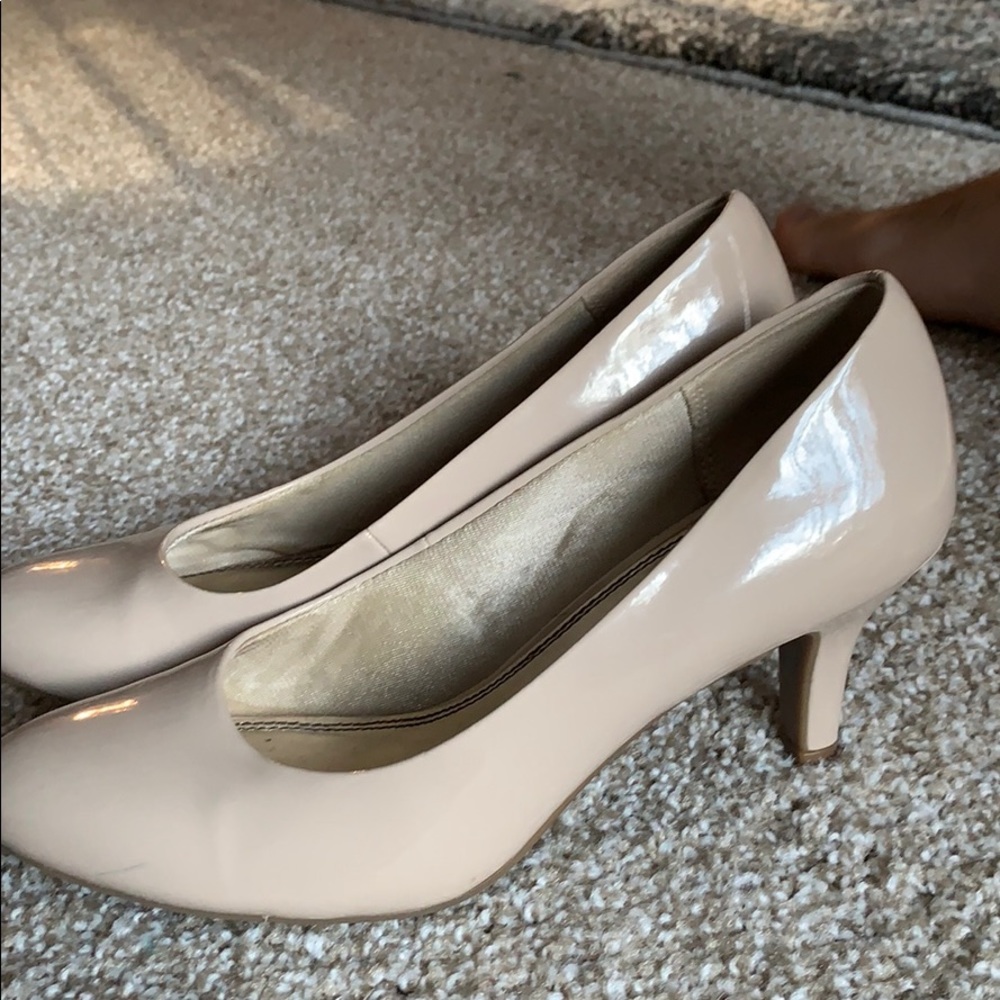 Life stride memory foam heels